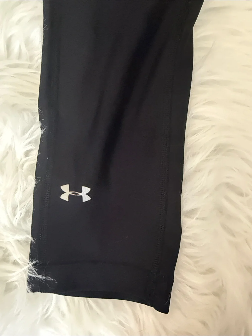 Under Armour Black Capri Leggings | Women’s Size Small | Cropped - Picture 3 of 8